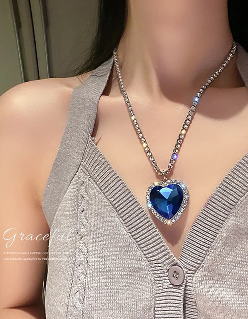 Load image into Gallery viewer, Titanic Heart Of Ocean Necklace
